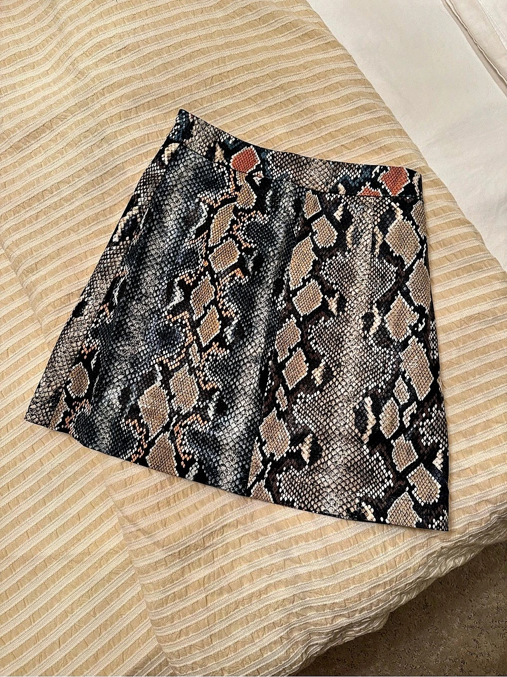 French Connection Animal Print Mini Skirt Size 0 Like New
